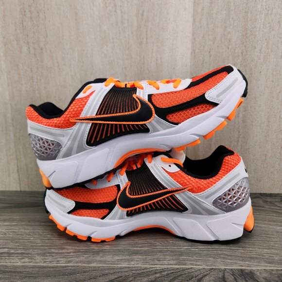 Nike Zoom Vomero 5 Size 8 Mens Total Orange Black White Casual Shoes Sneakers